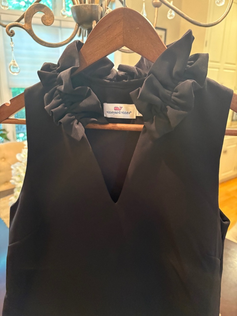 Vineyard vines black ruffle collar sleeveless dress